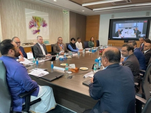 MoS  @Rajeev_GoI  said that the Government is prepared to partner with global companies who are willing to set up manufacturing bases in India